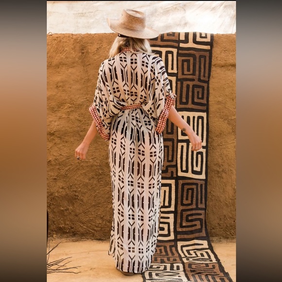 (Last 3 )🌴Aztec tan/black geometric print chiffon kimono robe beach cover up - Picture 3 of 5